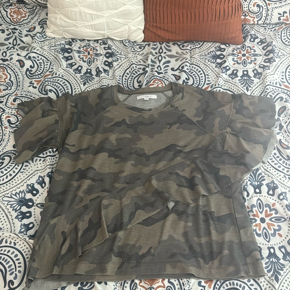 Camo top
